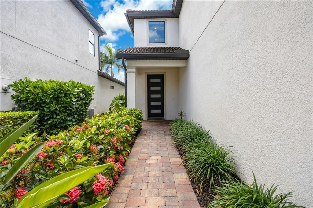 AVERY SQUARE - Residential