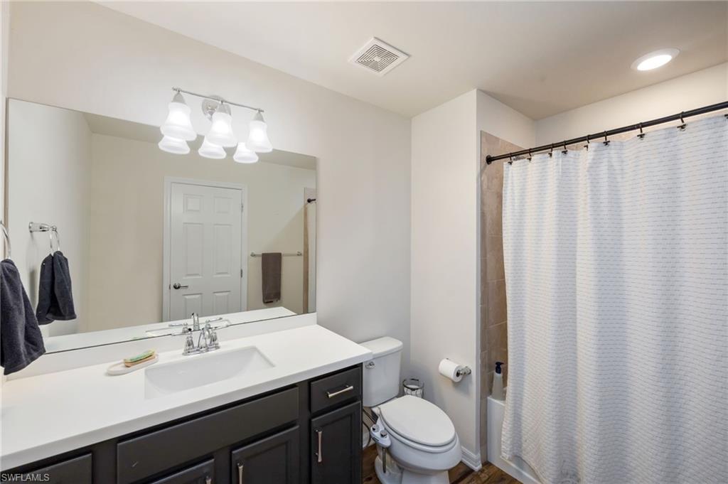 AVERY SQUARE - Residential
