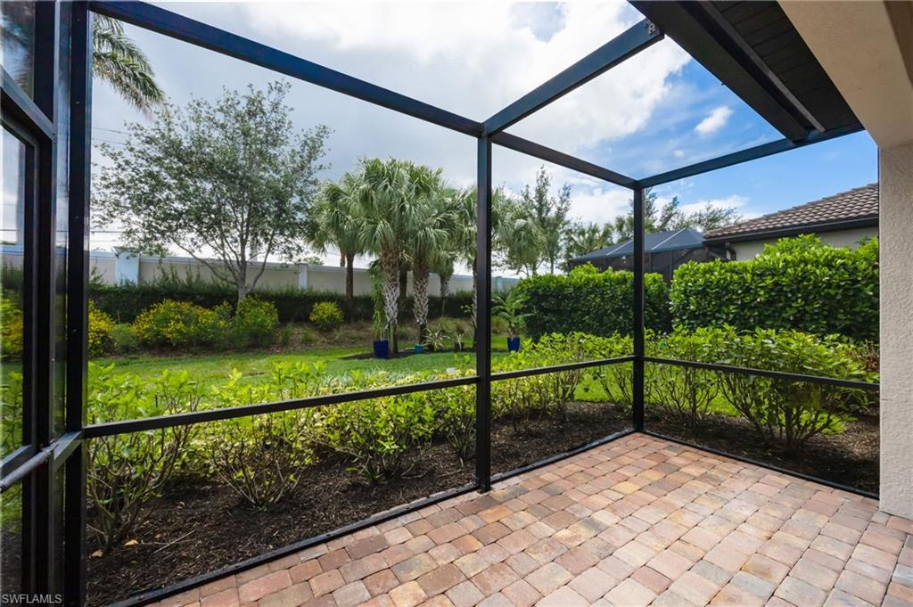 AVERY SQUARE - Residential