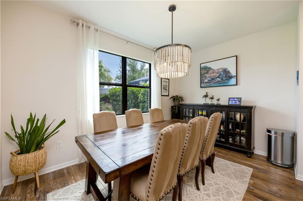 AVERY SQUARE - Residential