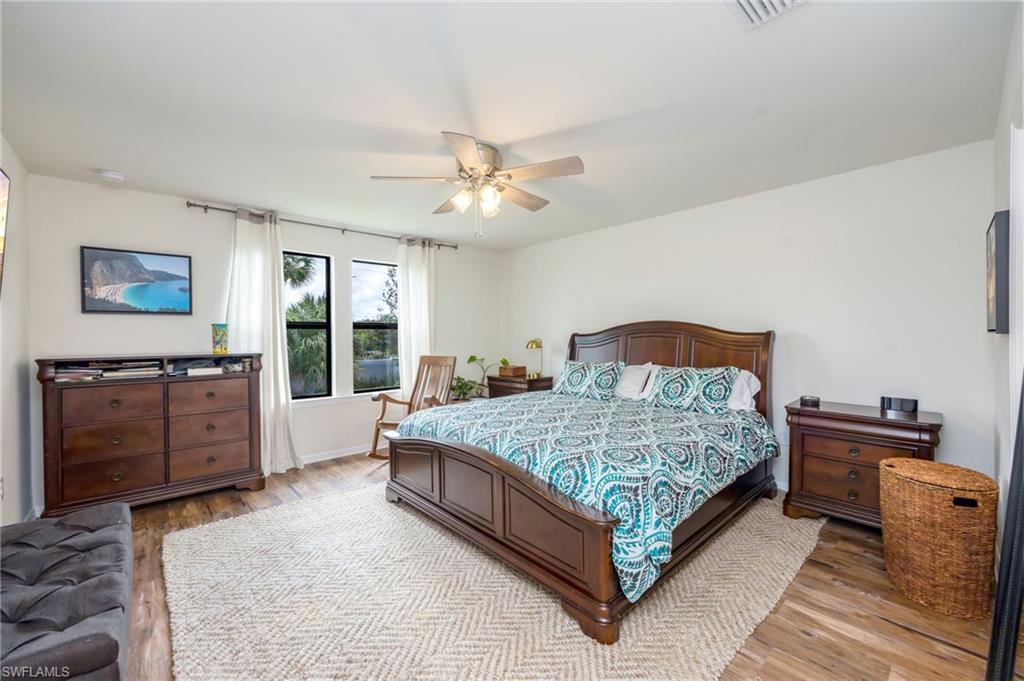 AVERY SQUARE - Residential
