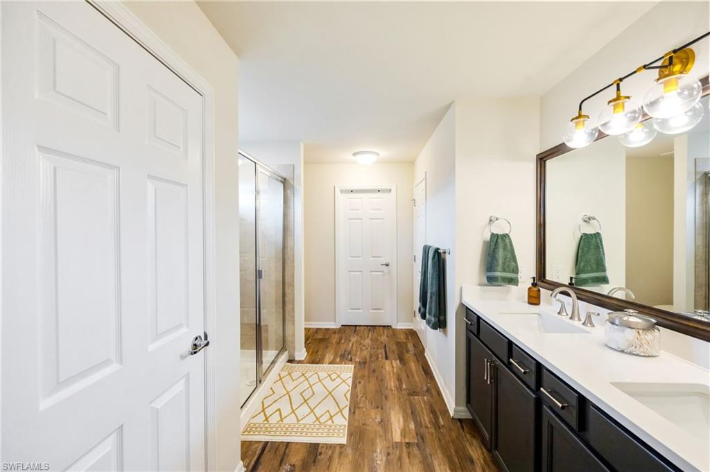 AVERY SQUARE - Residential