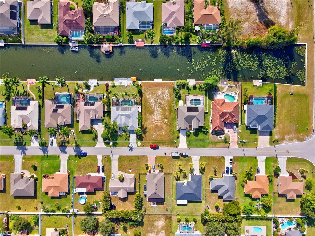 CAPE CORAL - Land