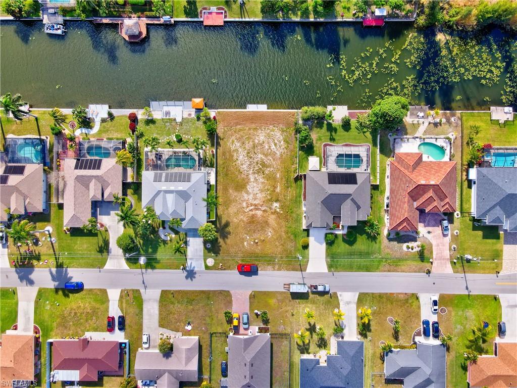 CAPE CORAL - Land
