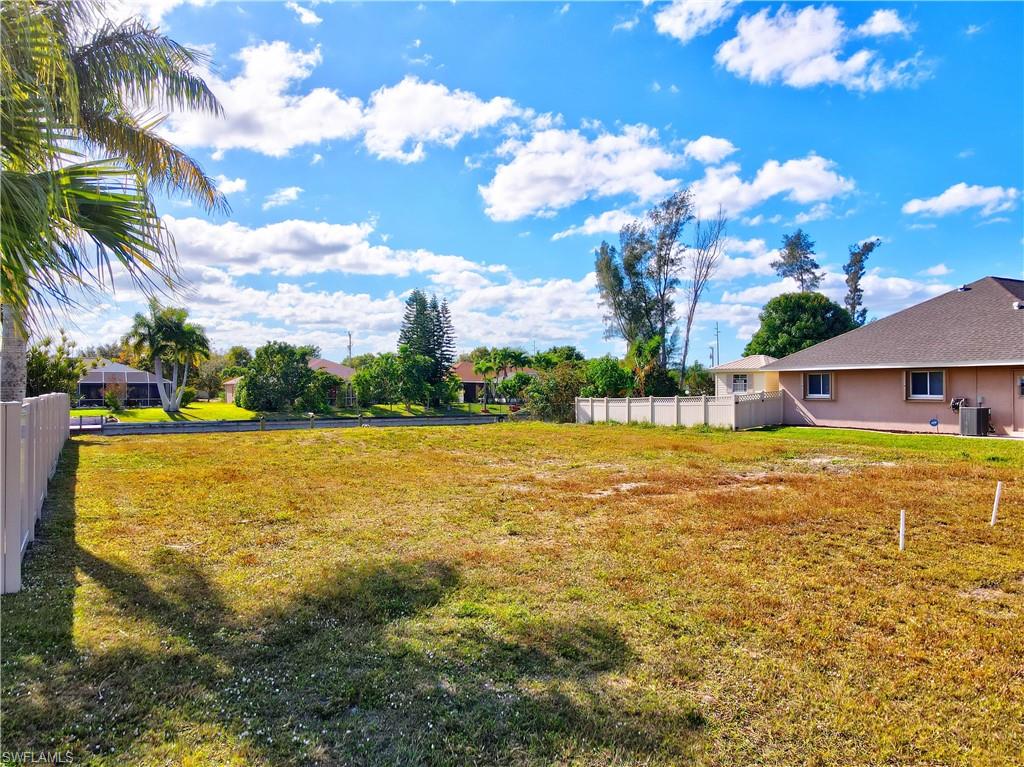 CAPE CORAL - Land
