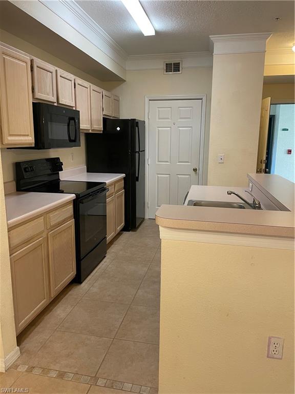 ROYAL GREENS - Residential