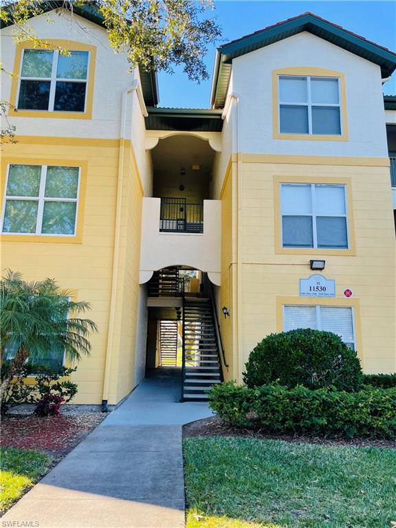 Come see this 2 bed 2 bath 1st floor condo with water views from every room! The kitchen features black appliances including washer and dryer. Other features include spacious walk in closets in both bedrooms and large windows that brighten the entire home! Enjoy sunsets or sunrises from your screened in lanai overlooking the beautiful lakes in Gateway. Royal Greens includes 24/7 gated security along with low condo fees that offer a resort style pool, basketball court, fitness center, pet area, and clubhouse with onsite manager. Conveniently located near RSW International Airport, Florida Gulf Coast University, I-75, Twins and Red Sox training facilities (Jet Blue and Hammond Stadium), shopping (Publix), dinning, Gateway Charter School and Southwest Florida beaches! Information is believed to be accurate however, it is buyer and buyer's agent responsibility to confirm/verity with Royal Green's property management.
HOA docs are here: https://web.kw-ic.com/royalgreens/YourCommunity/PublicDocuments.aspx
