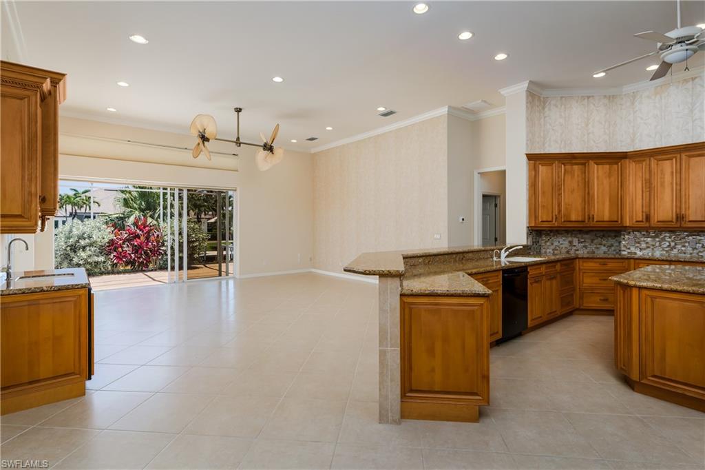 MARCO BEACH - Residential