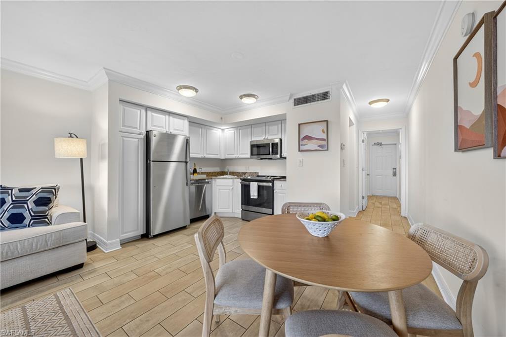 BAYSIDE VILLAS - Residential