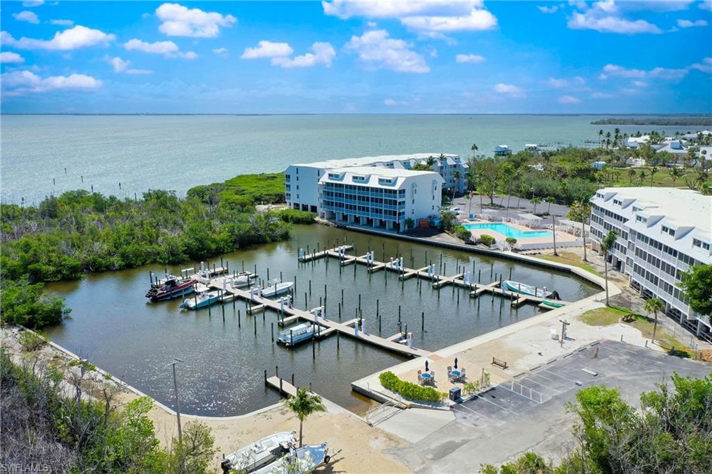 BAYSIDE VILLAS - Residential