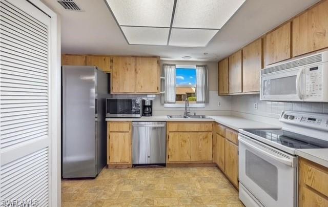 YACHTSMANS COVE - Residential Lease