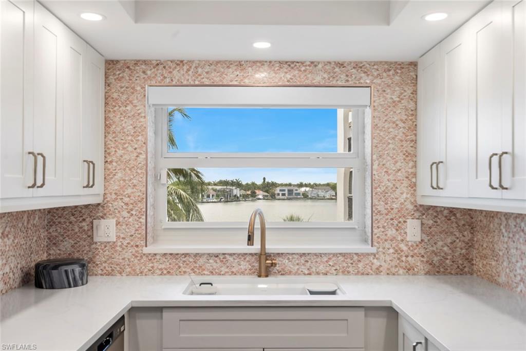 VENETIAN COVE CLUB - Residential Lease
