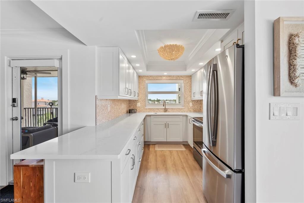 VENETIAN COVE CLUB - Residential Lease