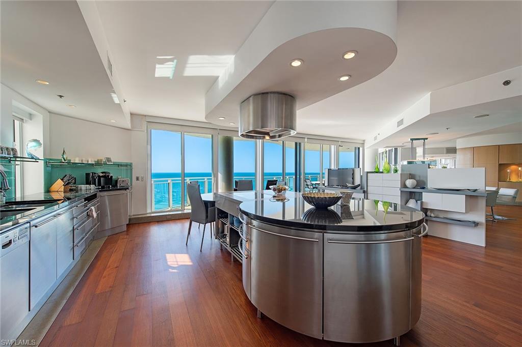 BRIGHTON AT BAY COLONY - Residential