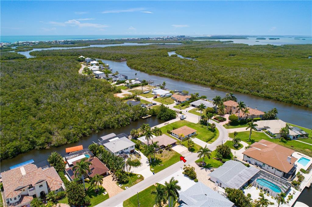 IMPERIAL SHORES - Residential