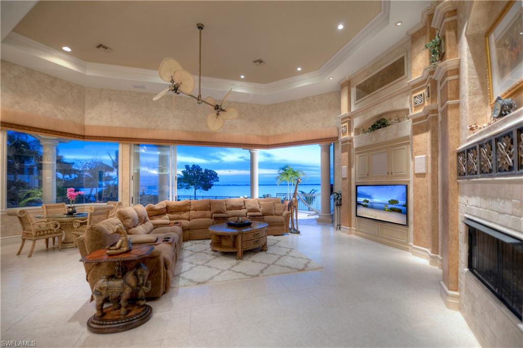 EDGEWATER - Residential