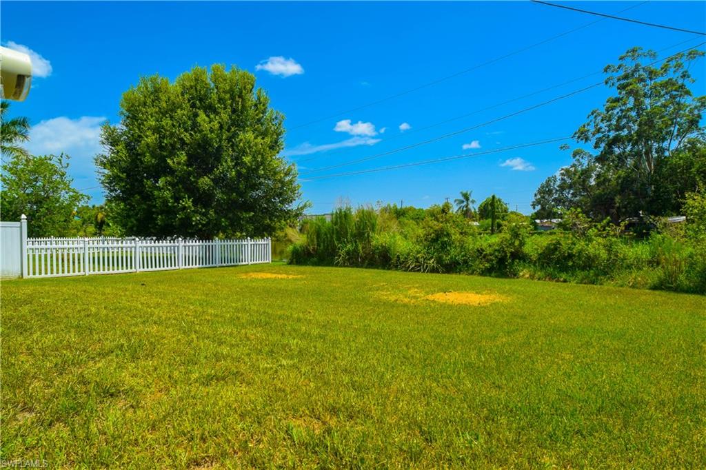 FORT MYERS SHORES - Residential