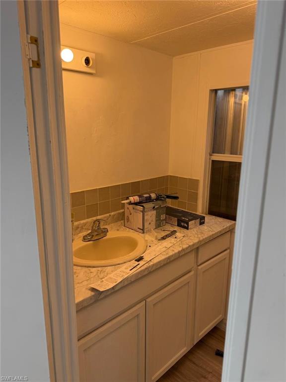 MOBILE MANOR - Residential Lease