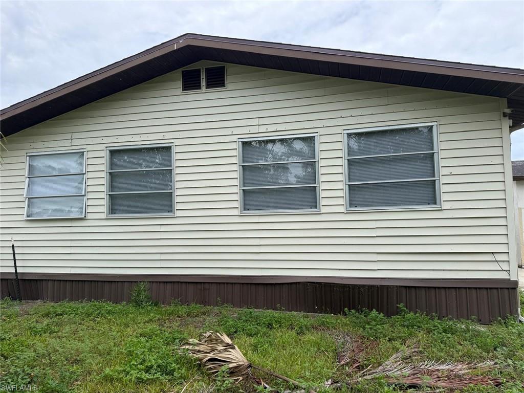 MOBILE MANOR - Residential Lease
