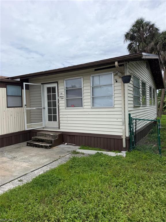 MOBILE MANOR - Residential Lease