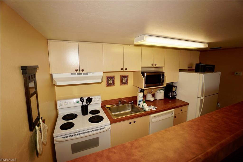 CASA PLAYA RESORT CONDO - Residential