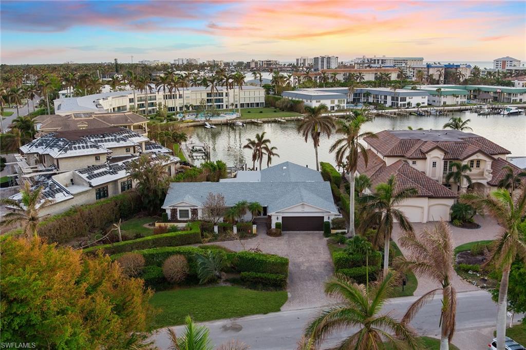 MOORINGS - Residential
