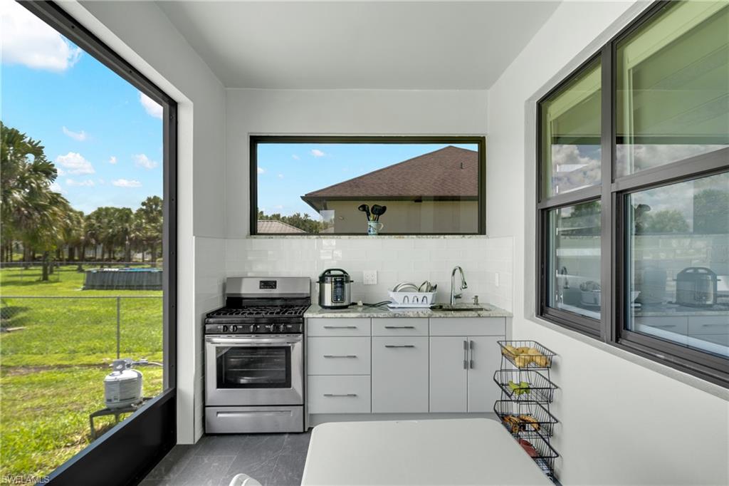 GOLDEN GATE ESTATES - Residential