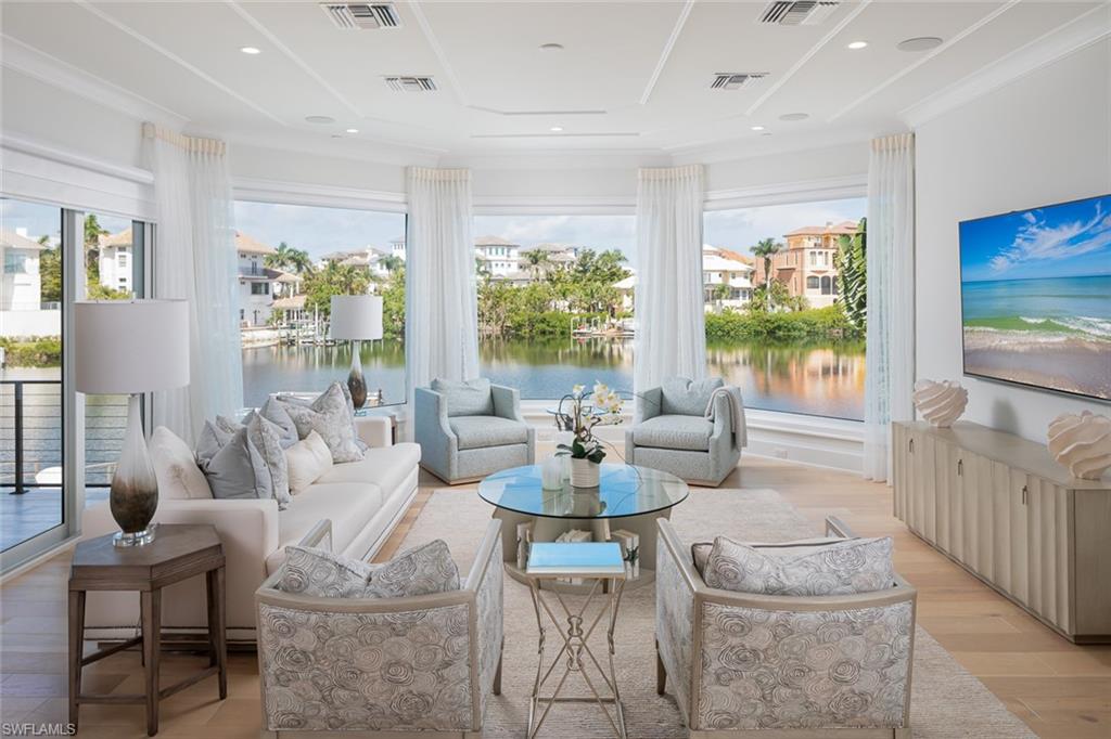 BAYFRONT GARDENS - Residential