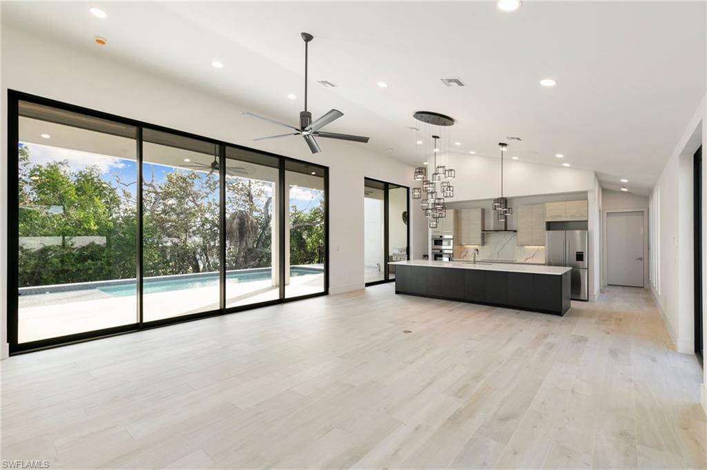 HIDEAWAY BEACH - Residential