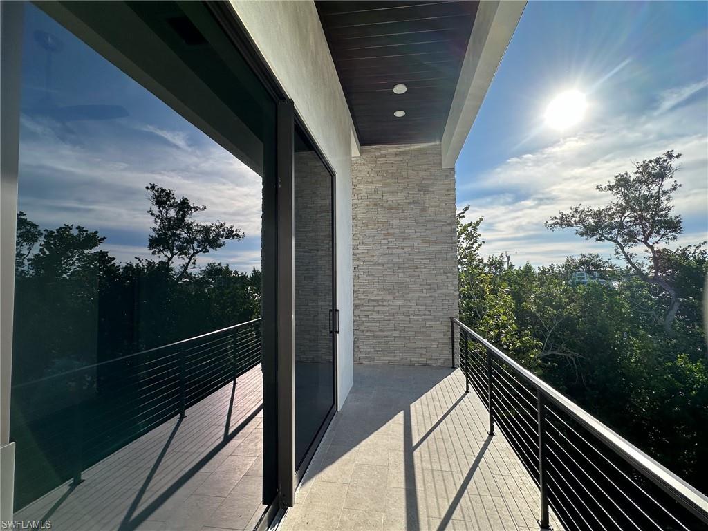 HIDEAWAY BEACH - Residential