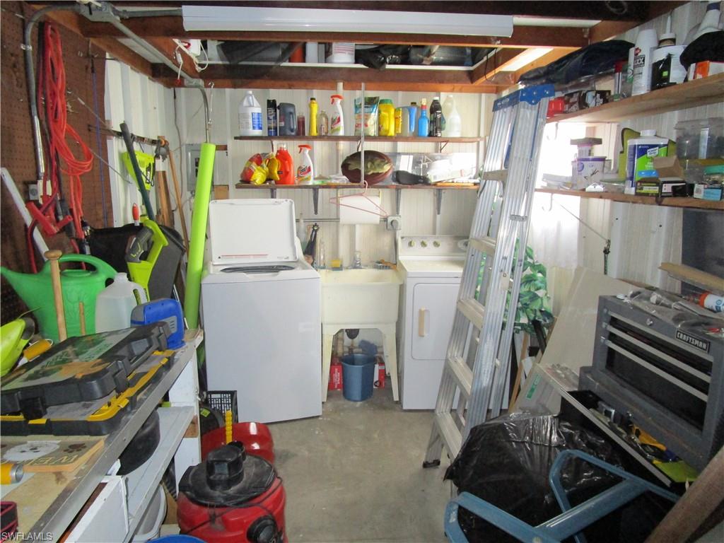 LAUREL ESTATES MOBILE HOME VIL - Residential