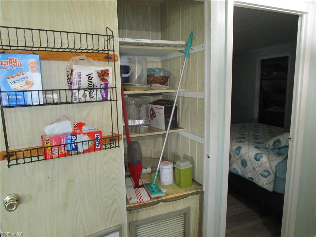 LAUREL ESTATES MOBILE HOME VIL - Residential