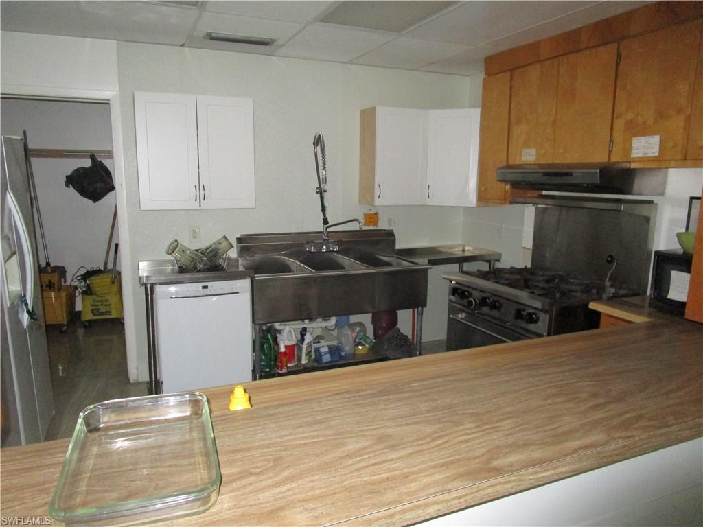 LAUREL ESTATES MOBILE HOME VIL - Residential