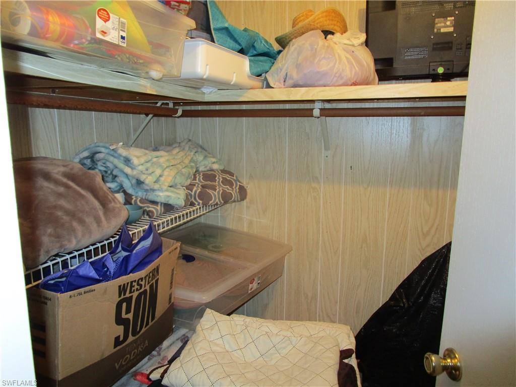 LAUREL ESTATES MOBILE HOME VIL - Residential