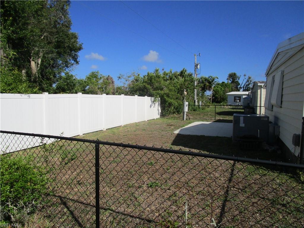 LAUREL ESTATES MOBILE HOME VIL - Residential