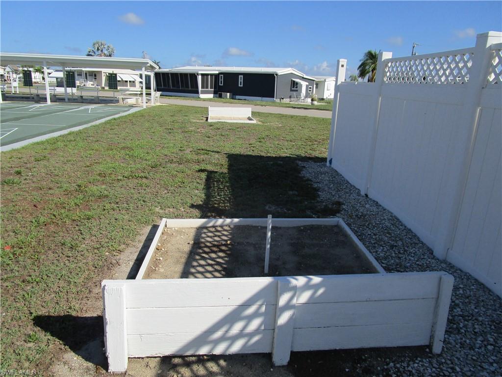 LAUREL ESTATES MOBILE HOME VIL - Residential
