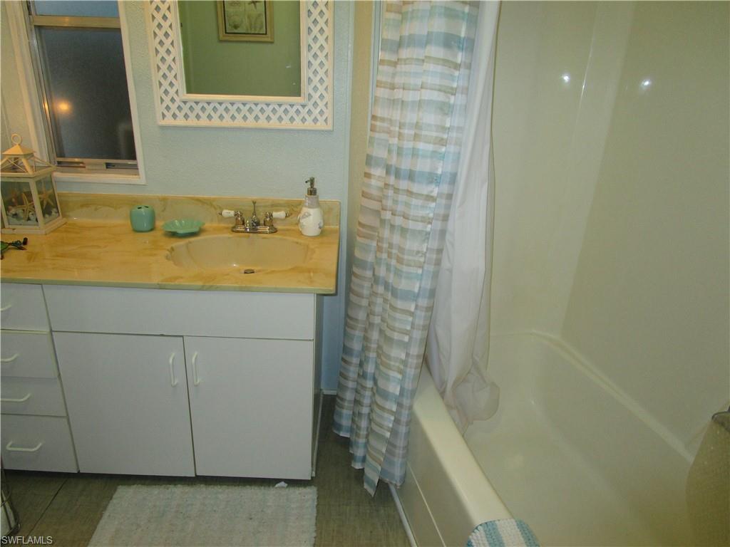 LAUREL ESTATES MOBILE HOME VIL - Residential