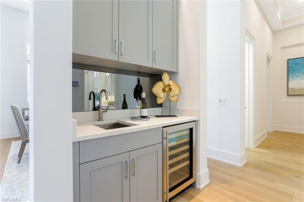 MOORINGS - Residential