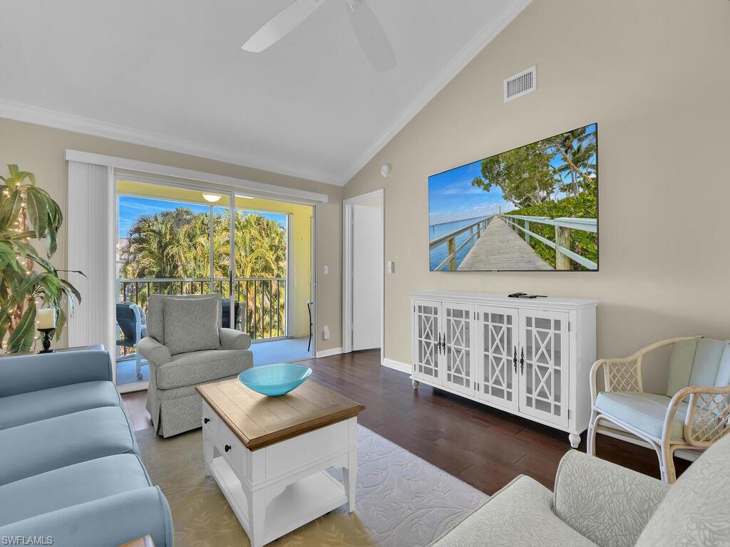 GREENWOOD VILLAGE AT KINGS LAKE - Residential