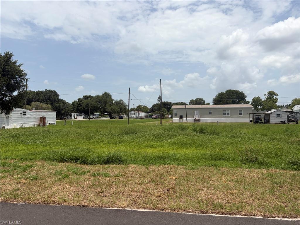 MOORE HAVEN - Land