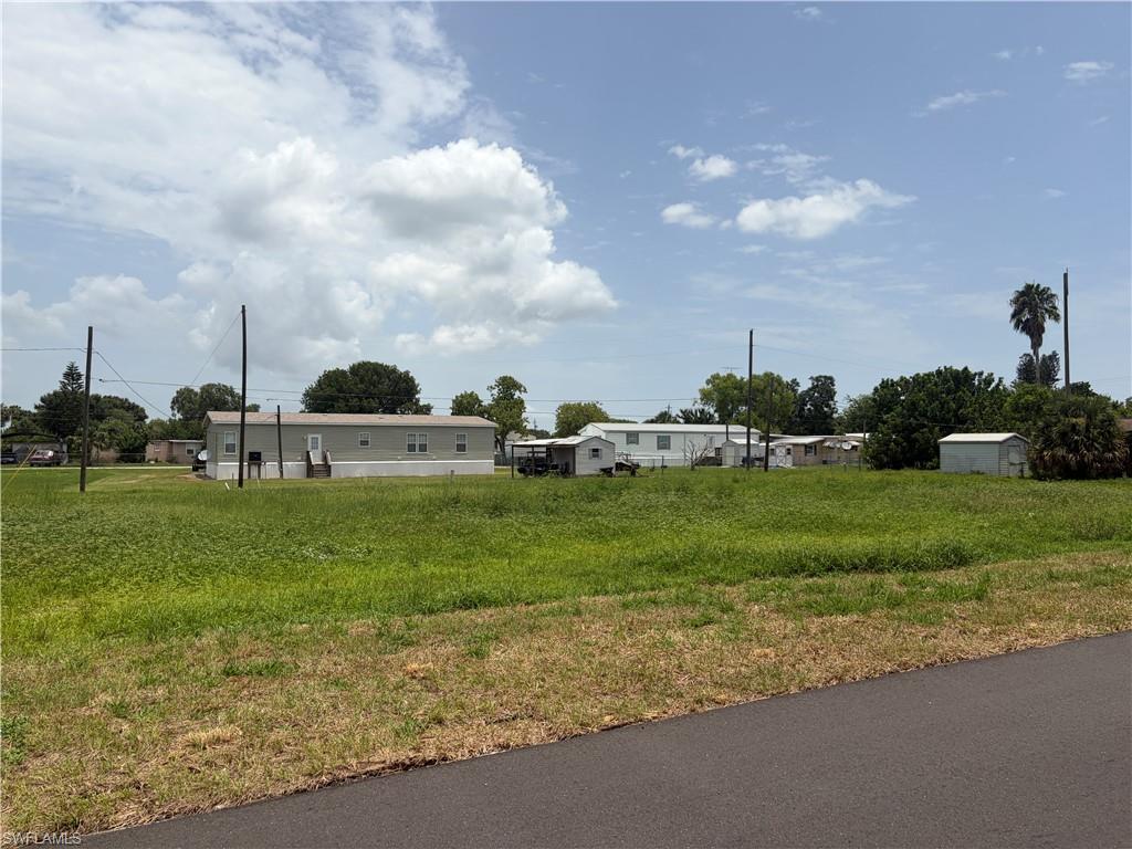 MOORE HAVEN - Land