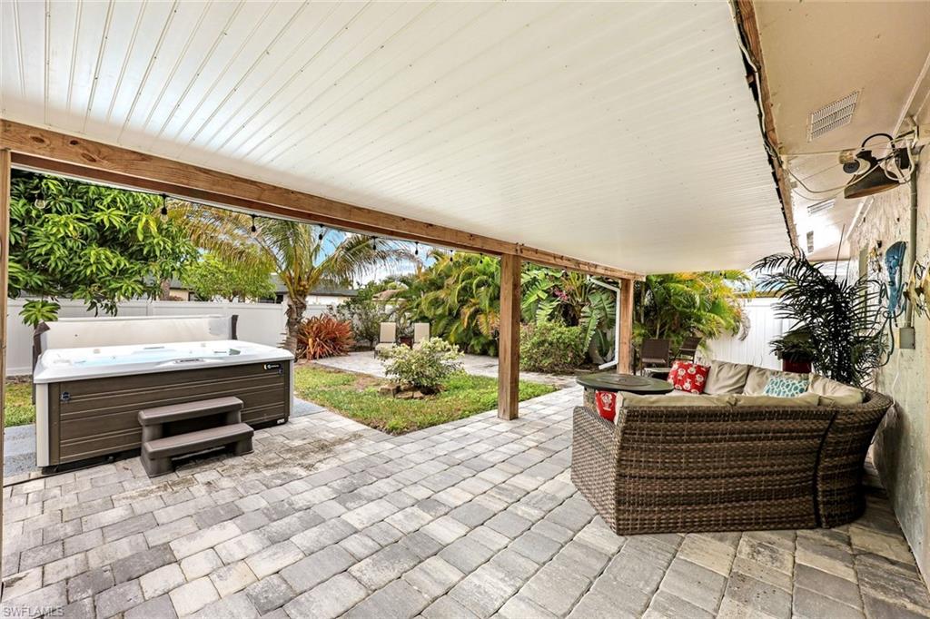 NAPLES PARK - Residential