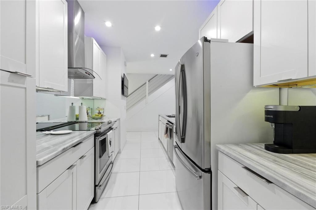 VANDERBILT RESERVE - Residential Lease