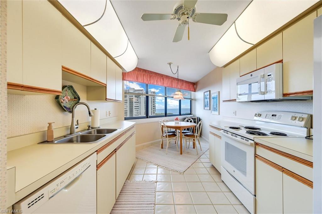 CHATEAUMERE ROYALE - Residential Lease
