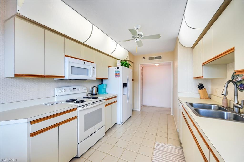CHATEAUMERE ROYALE - Residential Lease