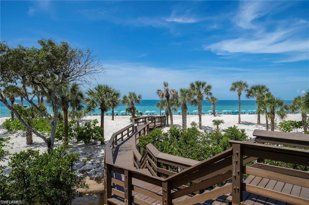 CHATEAUMERE ROYALE - Residential Lease