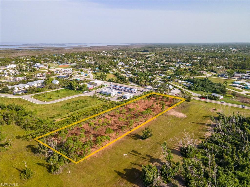 PINE ISLAND - Land