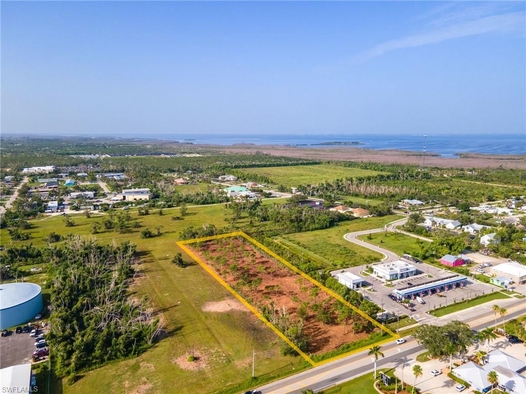 PINE ISLAND - Land