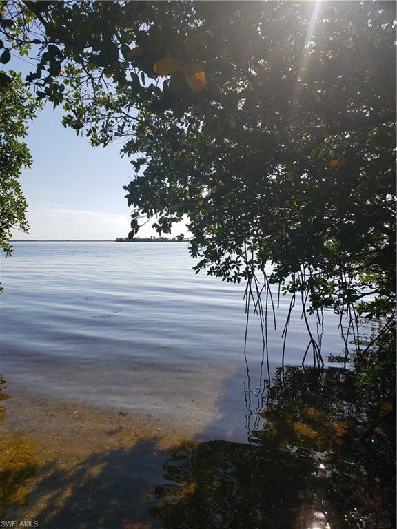 PINE ISLAND - Land