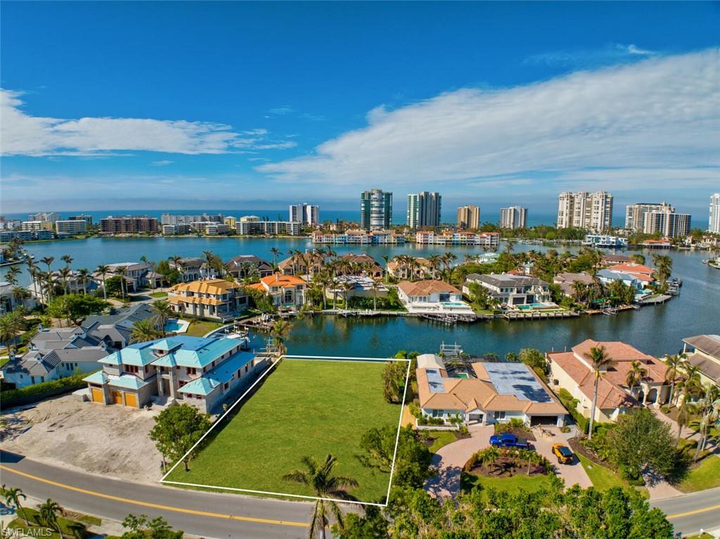 PARK SHORE - Land